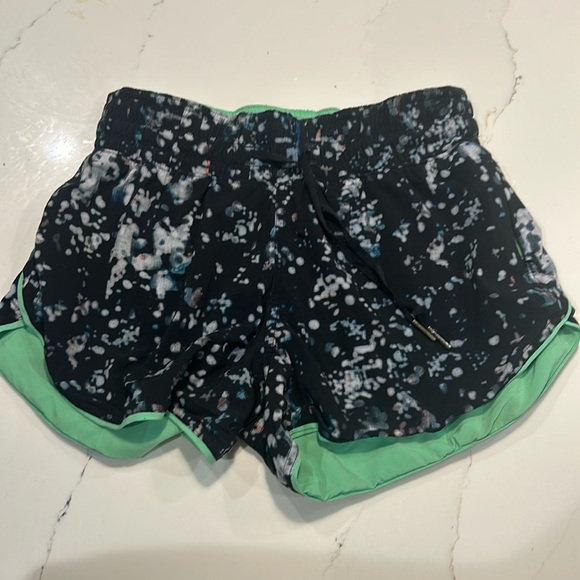 Lululemon reversible short - Picture 1 of 5